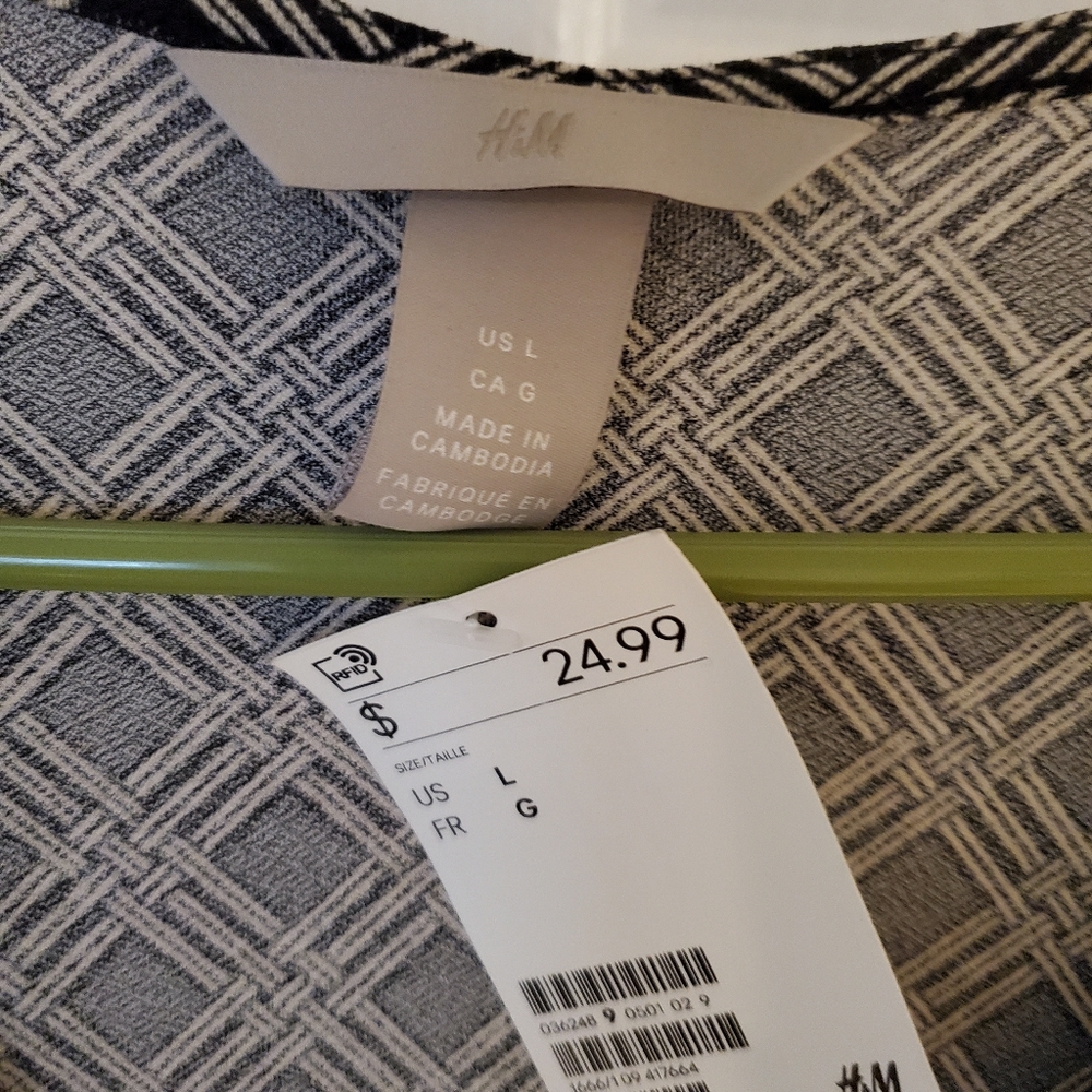 H&M Brand new pattern dress - Picture 2 of 5